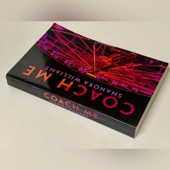 Limited Edition Bookworm COACH ME Signed by Author Shanora Williams - Picture 7 of 10